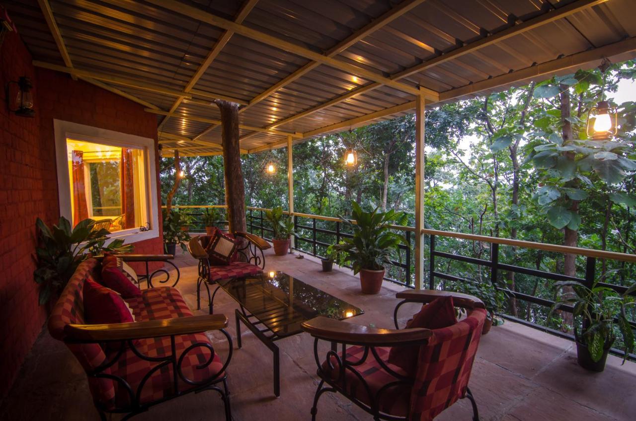 Готель Kolar Jungle Retreat Lawa Khadi Екстер'єр фото