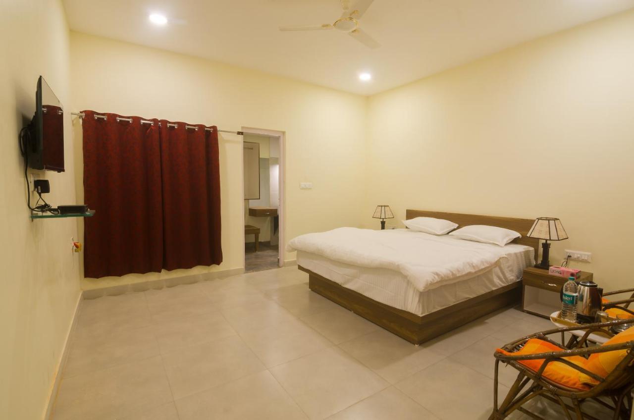 Готель Kolar Jungle Retreat Lawa Khadi Екстер'єр фото
